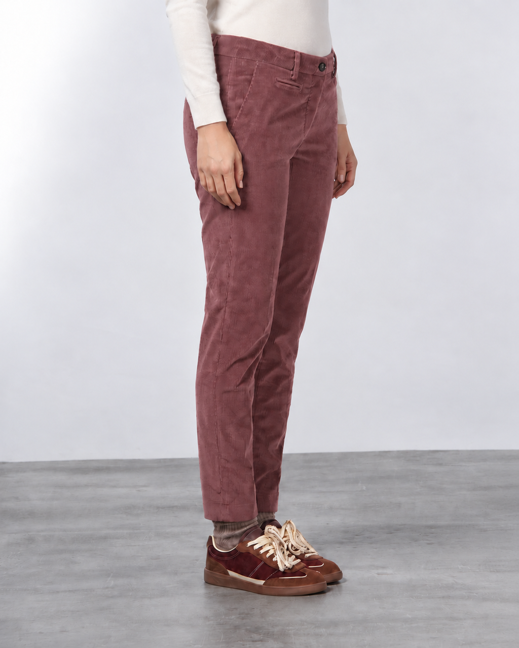 New York Slim pantalón chino de mujer en terciopelo de pana ancha slim fit ①