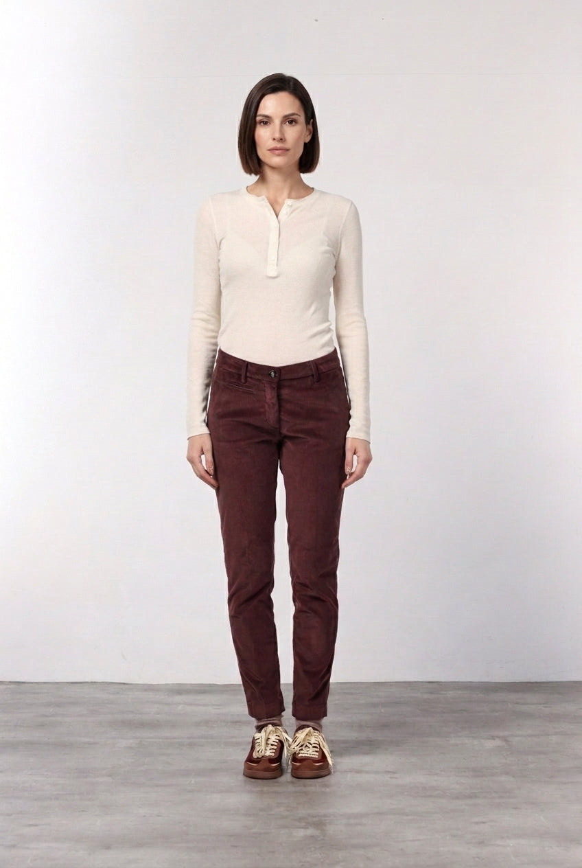 New York Slim pantalone chino donna in velluto a costa grande slim fit ①