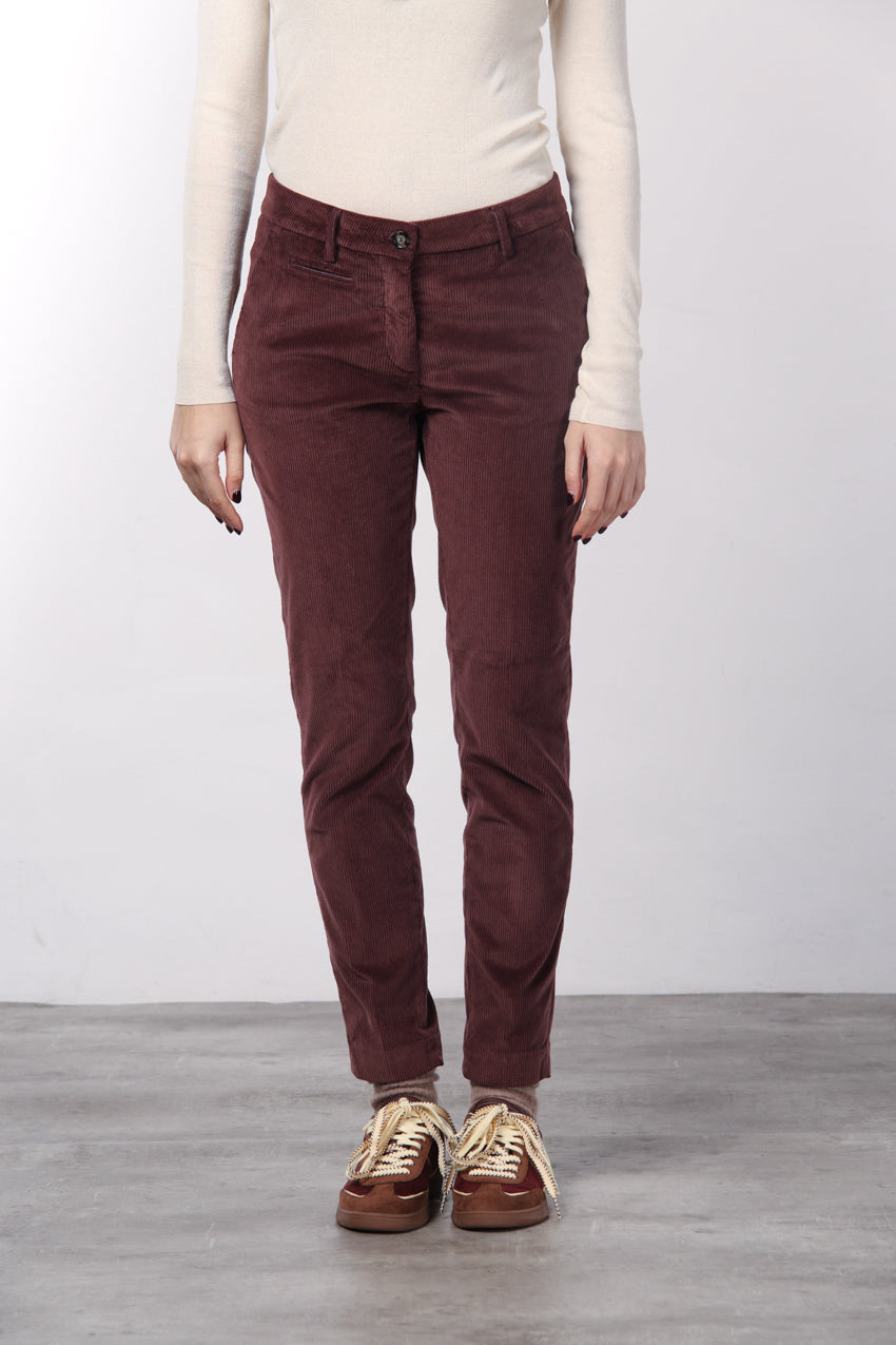 New York Slim pantalon chino femme en velours à grosses côtes slim fit ①