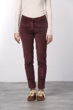 New York Slim pantalon chino femme en velours à grosses côtes slim fit ①
