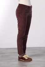 New York Slim pantalon chino femme en velours à grosses côtes slim fit ①