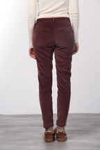 New York Slim pantalon chino femme en velours à grosses côtes slim fit ①