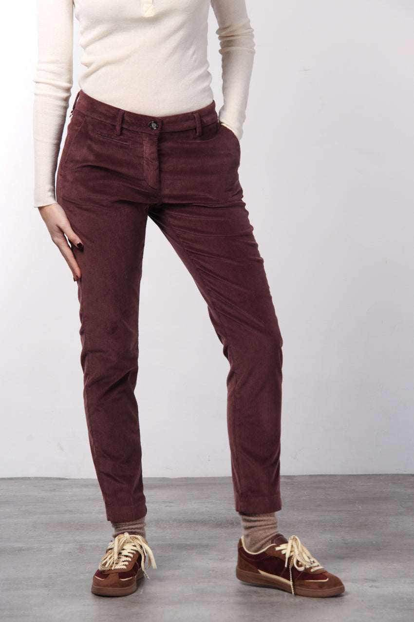 New York Slim pantalon chino femme en velours à grosses côtes slim fit ①