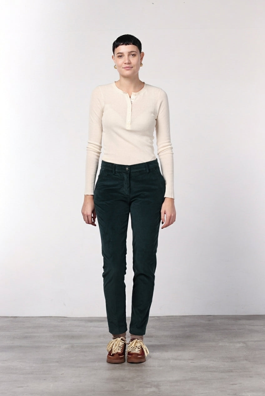 New York Slim pantalón chino de mujer en terciopelo de pana ancha slim fit ①
