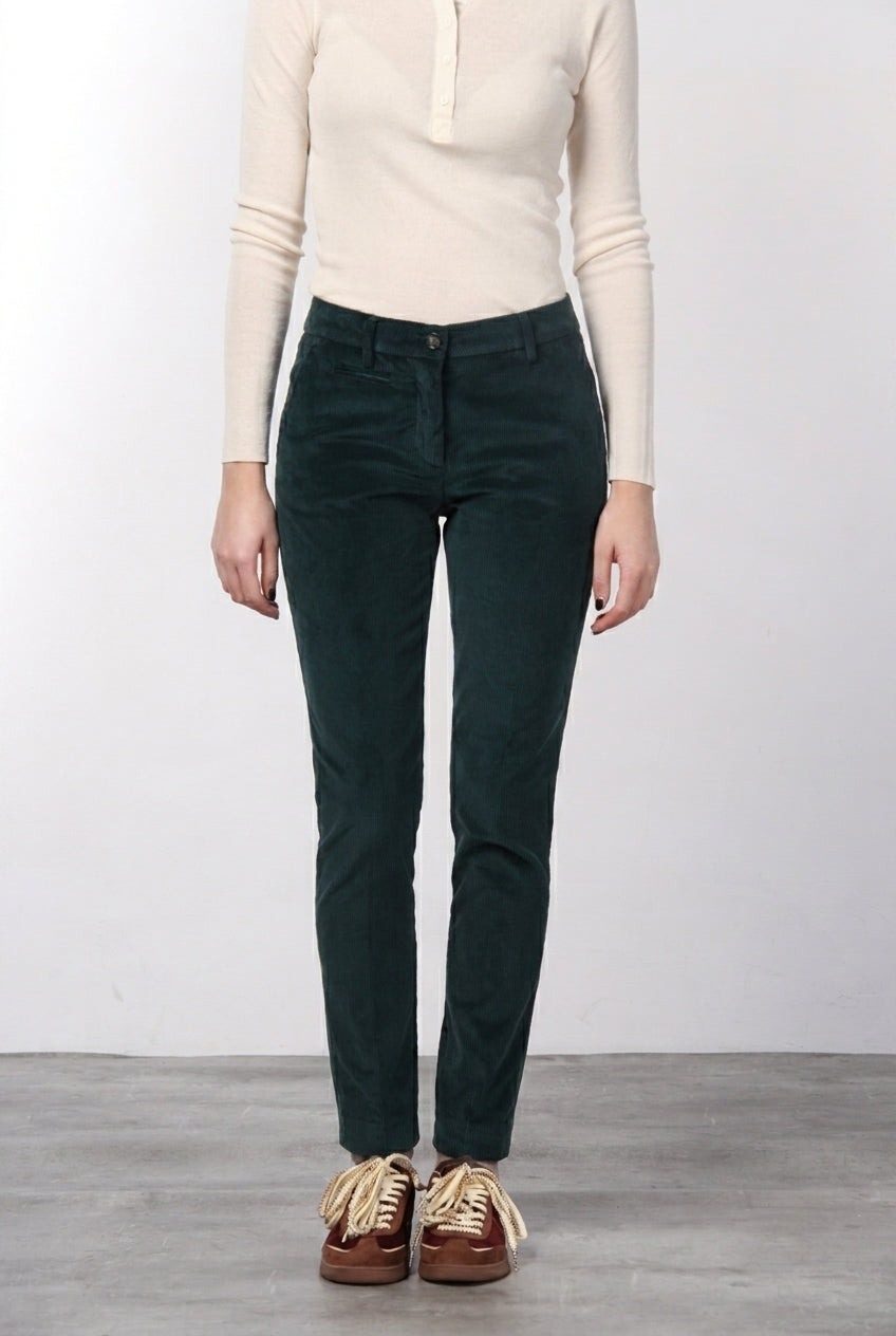 New York Slim pantalón chino de mujer en terciopelo de pana ancha slim fit ①