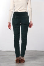New York Slim Chinohose für Damen aus breit geripptem Samt mit slim fit ①