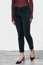 New York Slim pantalón chino de mujer en pana de canalé ancho, slim fit ①