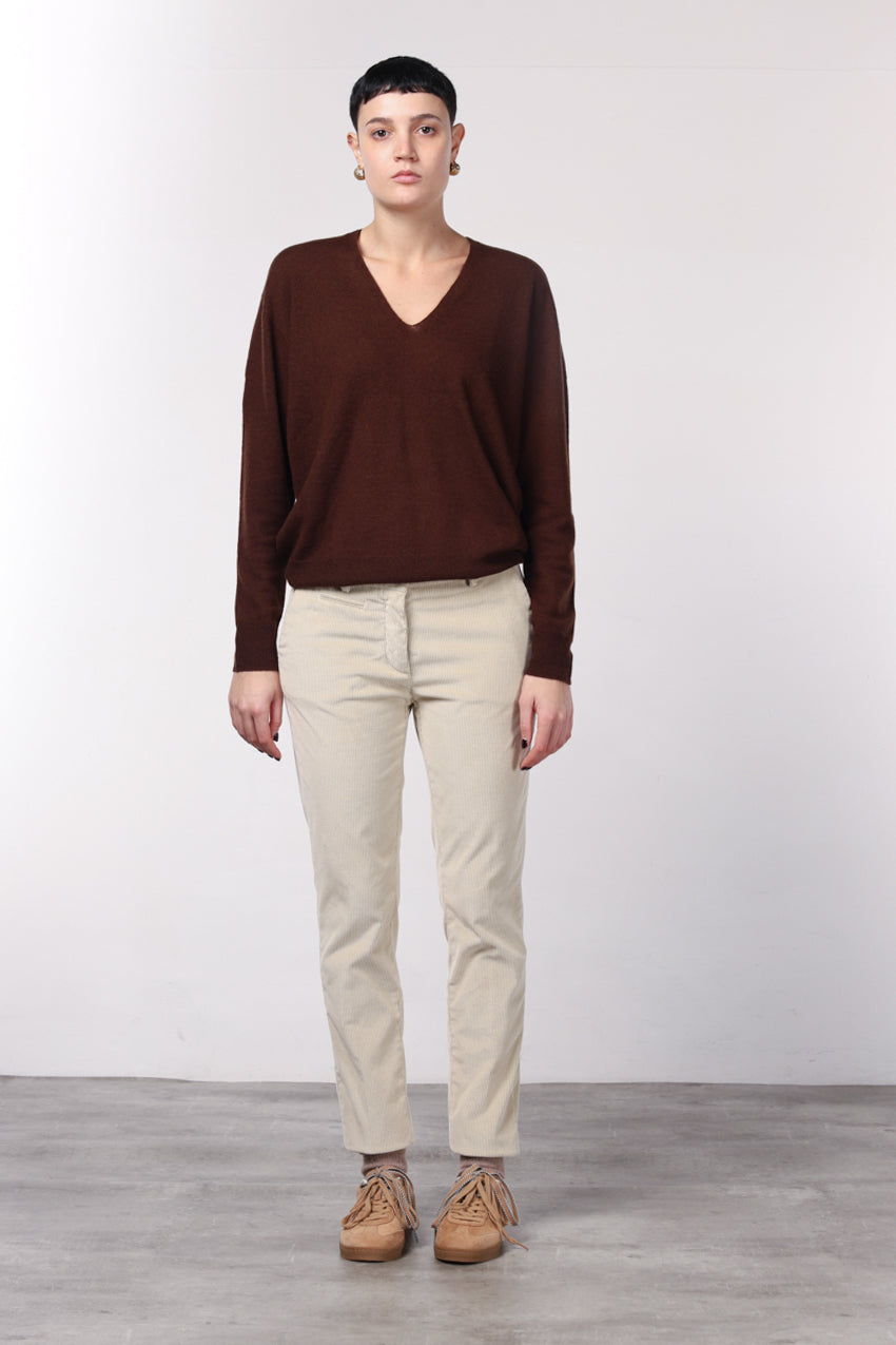 New York Slim pantalón chino de mujer en terciopelo de pana ancha slim fit ①
