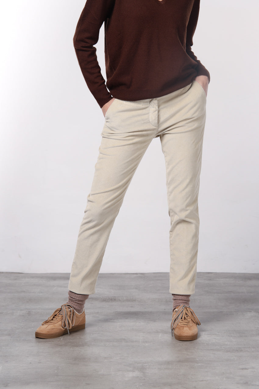 New York Slim pantalone chino donna in velluto a costa grande slim fit ①
