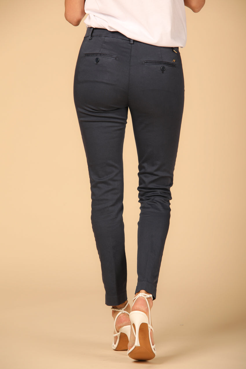 immagine 4 di pantalone chino donna modello New York Slim in blu navy di Mason's