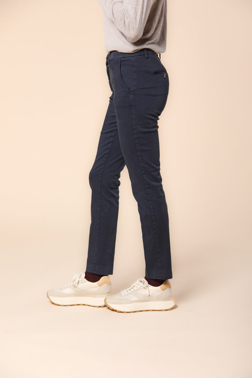 New York Slim Pantalon chino femme en satin coupe slim ①.