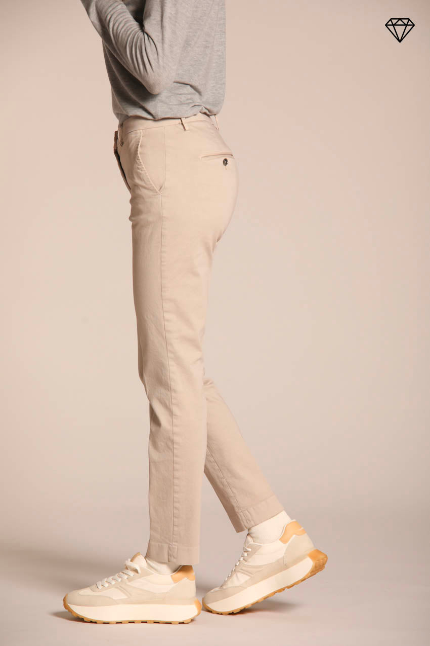 Immagine 3 di pantalone chino donna in raso Modello New York Slim slim fit