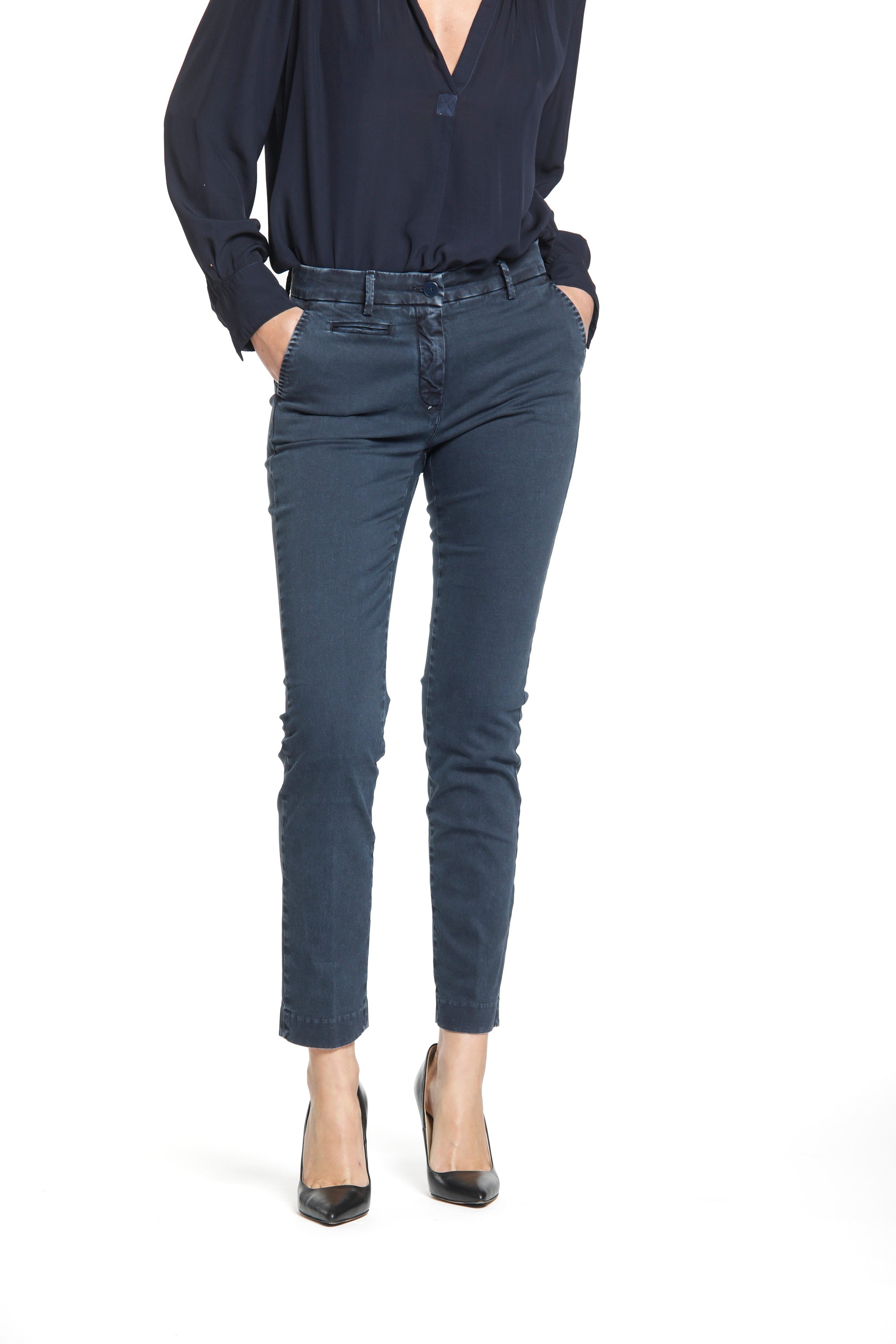 New York Slim women's chino pants in satin slim fit ①