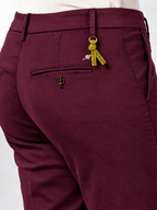New York Slim women’s chino pants in satin with slim fit ①
