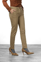 New York Slim pantalón chino de mujer en raso slim fit ①