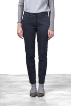 New York Slim Chinohose für Damen aus Satin mit slim fit ①