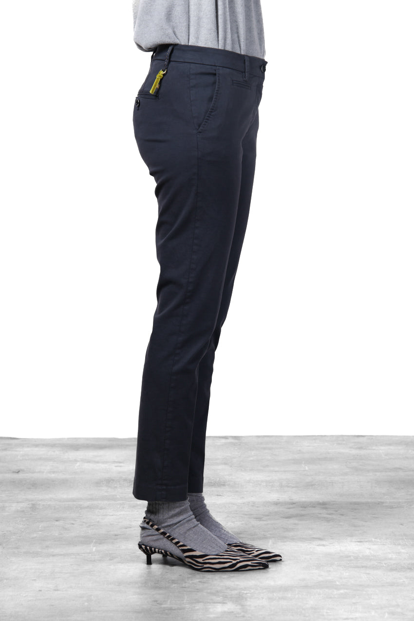 New York Slim Chinohose für Damen aus Satin mit slim fit ①