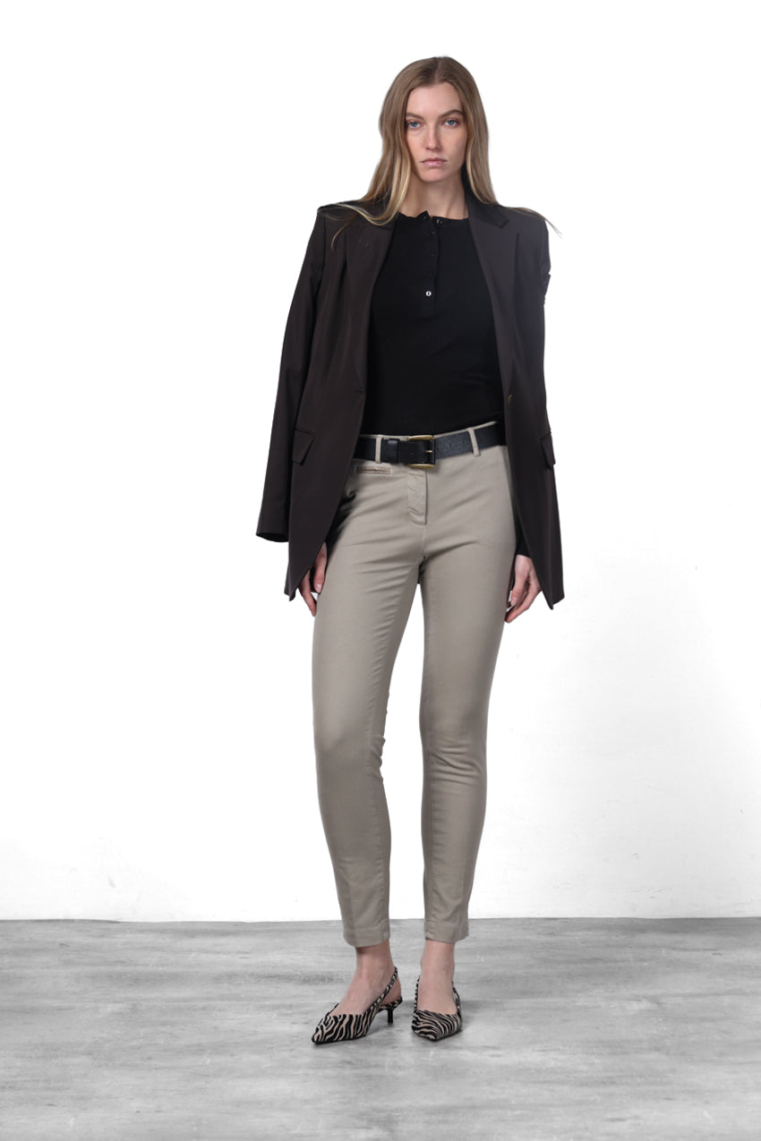 New York Slim Chinohose für Damen aus Satin mit slim fit ①
