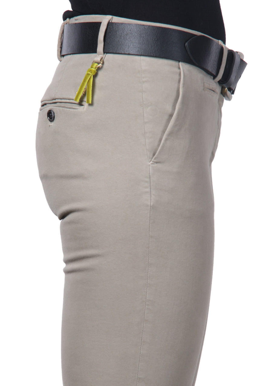 New York Slim Chinohose für Damen aus Satin mit slim fit ①
