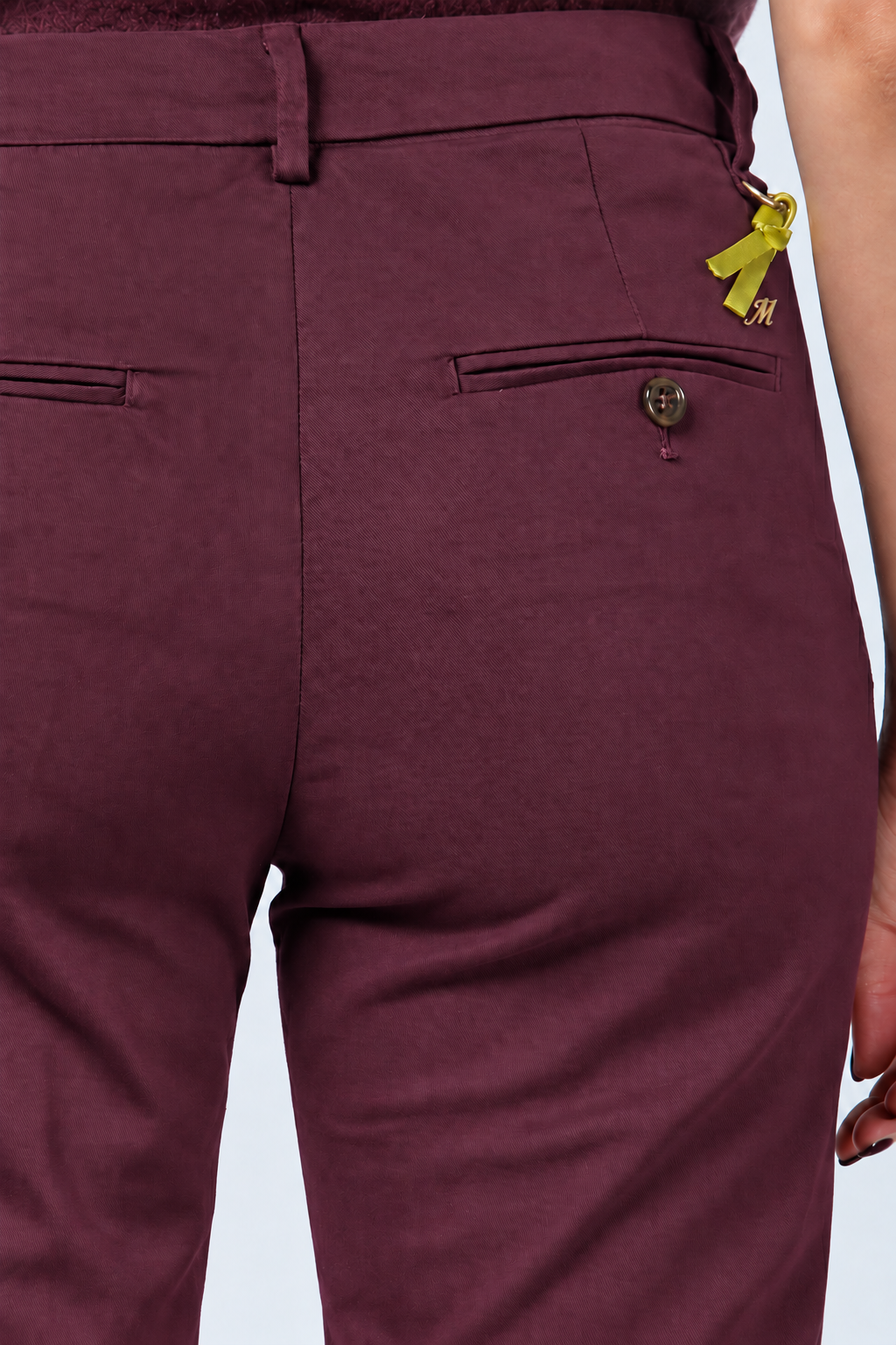 New York Trumpet pantalón chino de mujer en gabardina slim fit ①