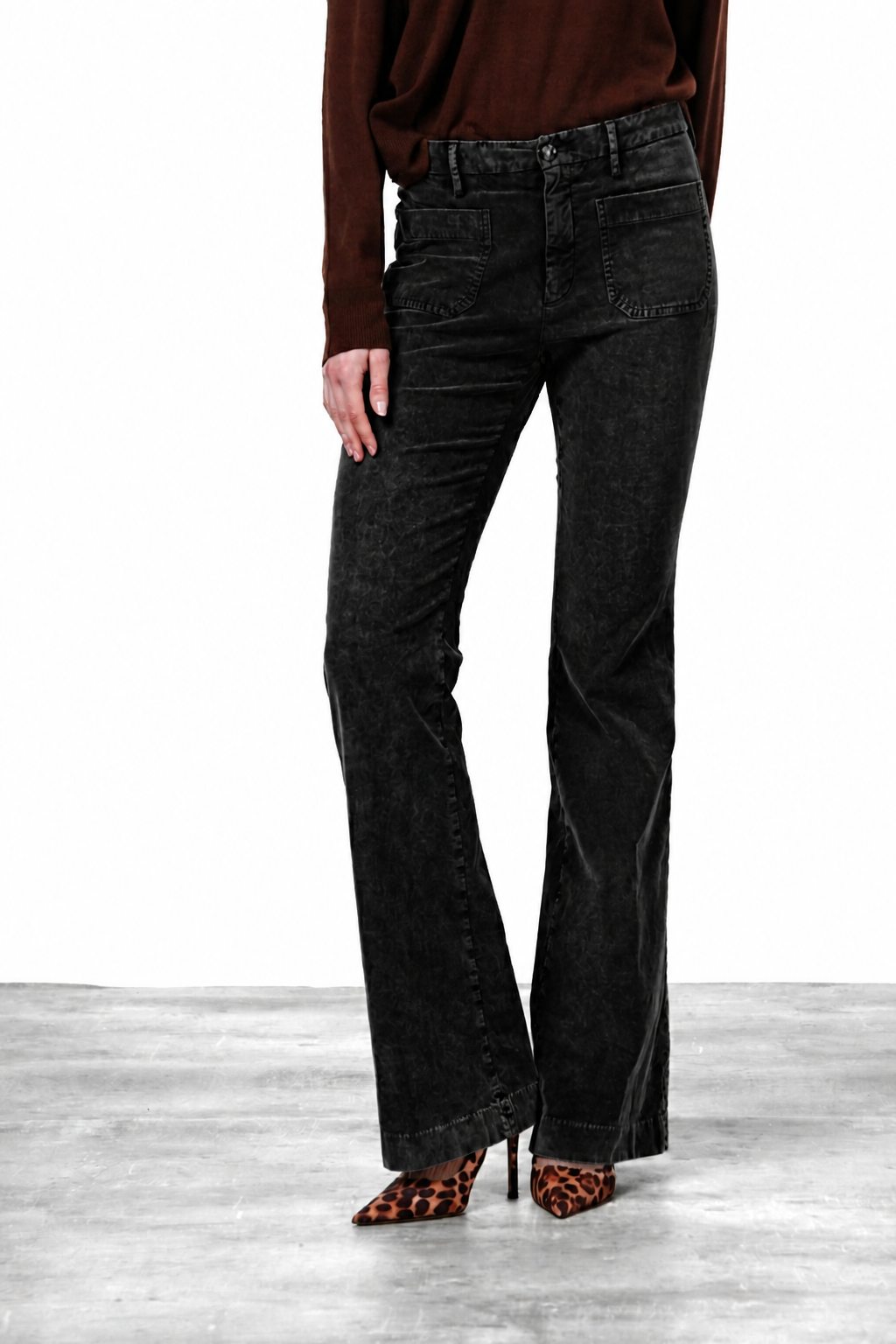 New York Flare Chinohose für Damen aus 1000-Rippen-Samt mit slim fit
