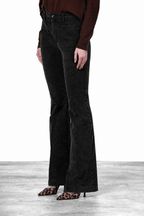New York Flare Chinohose für Damen aus 1000-Rippen-Samt mit slim fit
