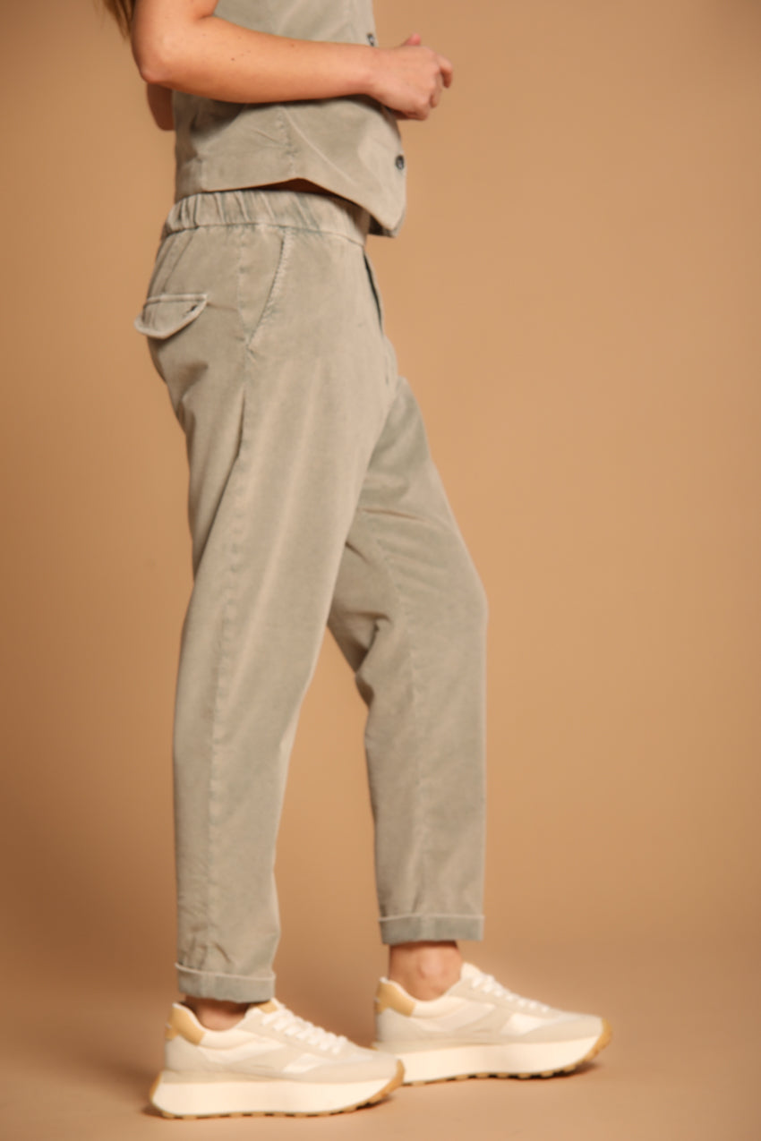 Malibu Jogger City women's chino pants in velevet corduroy relaxed fit