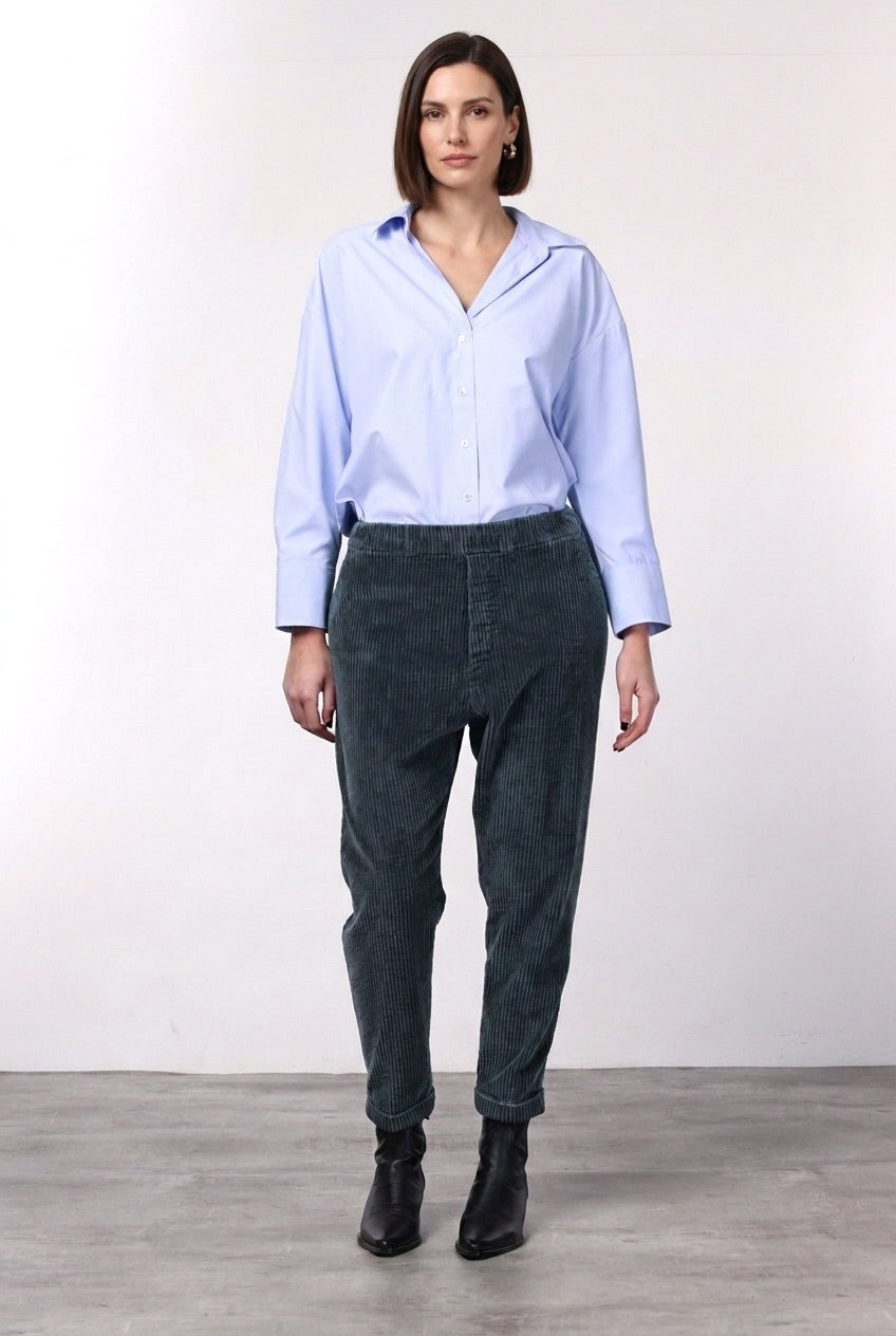 Malibu Jogger City women’s chino pants in wide-wale velvet with relaxed fit