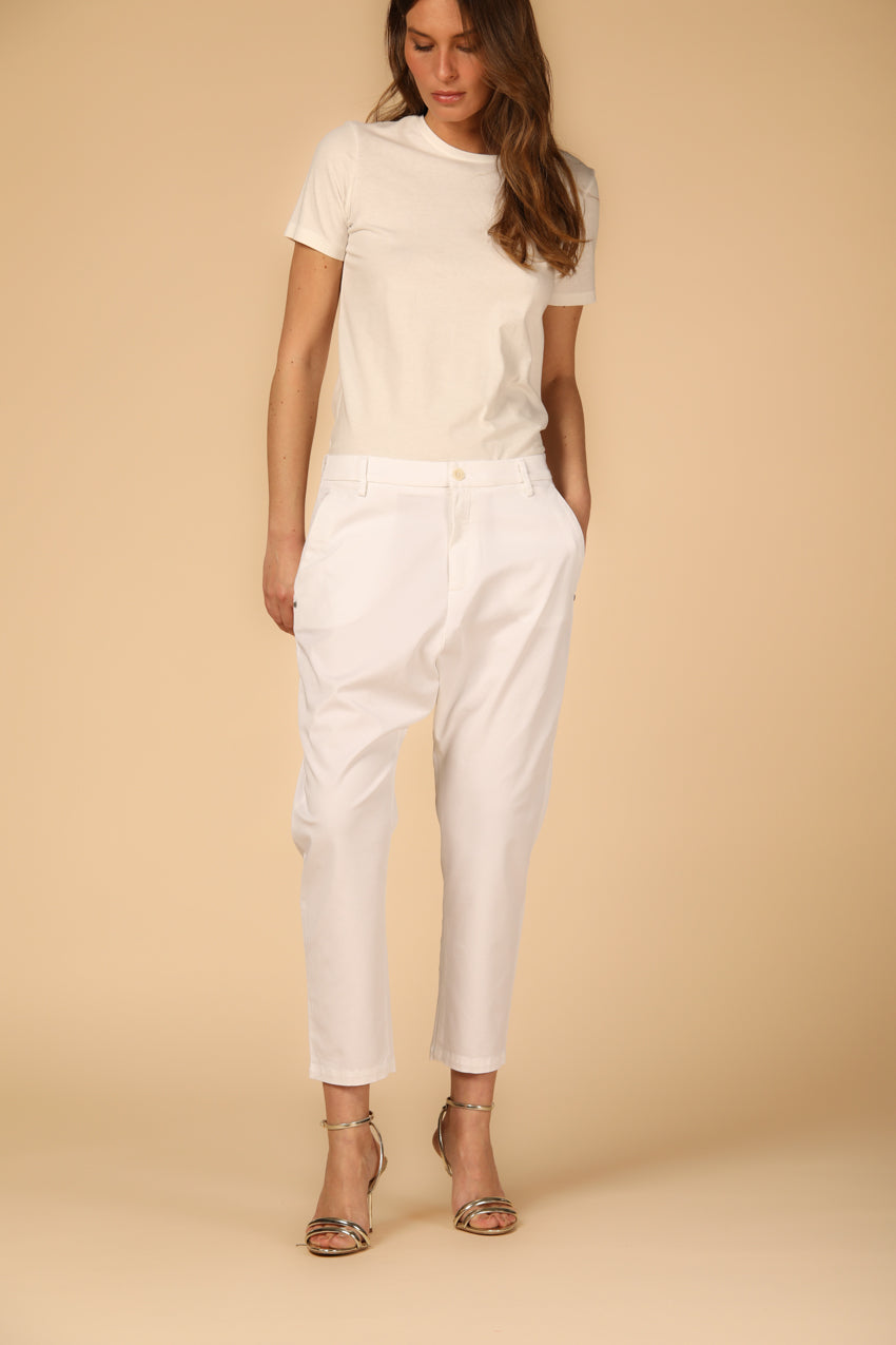 Image 2 de Pantalon jogger chino pour femme modèle Malibu de Mason's en blanc, relaxed fit