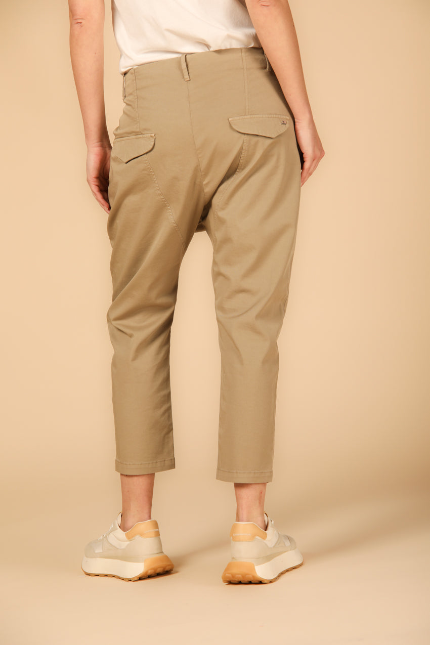 Image 4 de pantalon chino jogger femme modèle Malibu, couleur corde, coupe relaxéd de Mason's