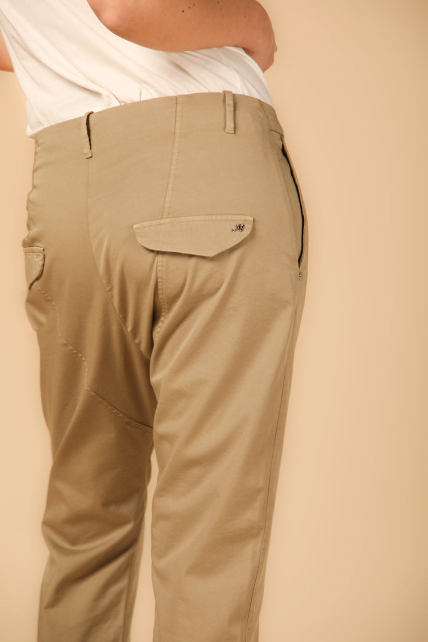 Image 3 de pantalon chino jogger femme modèle Malibu, couleur corde, coupe relaxéd de Mason's