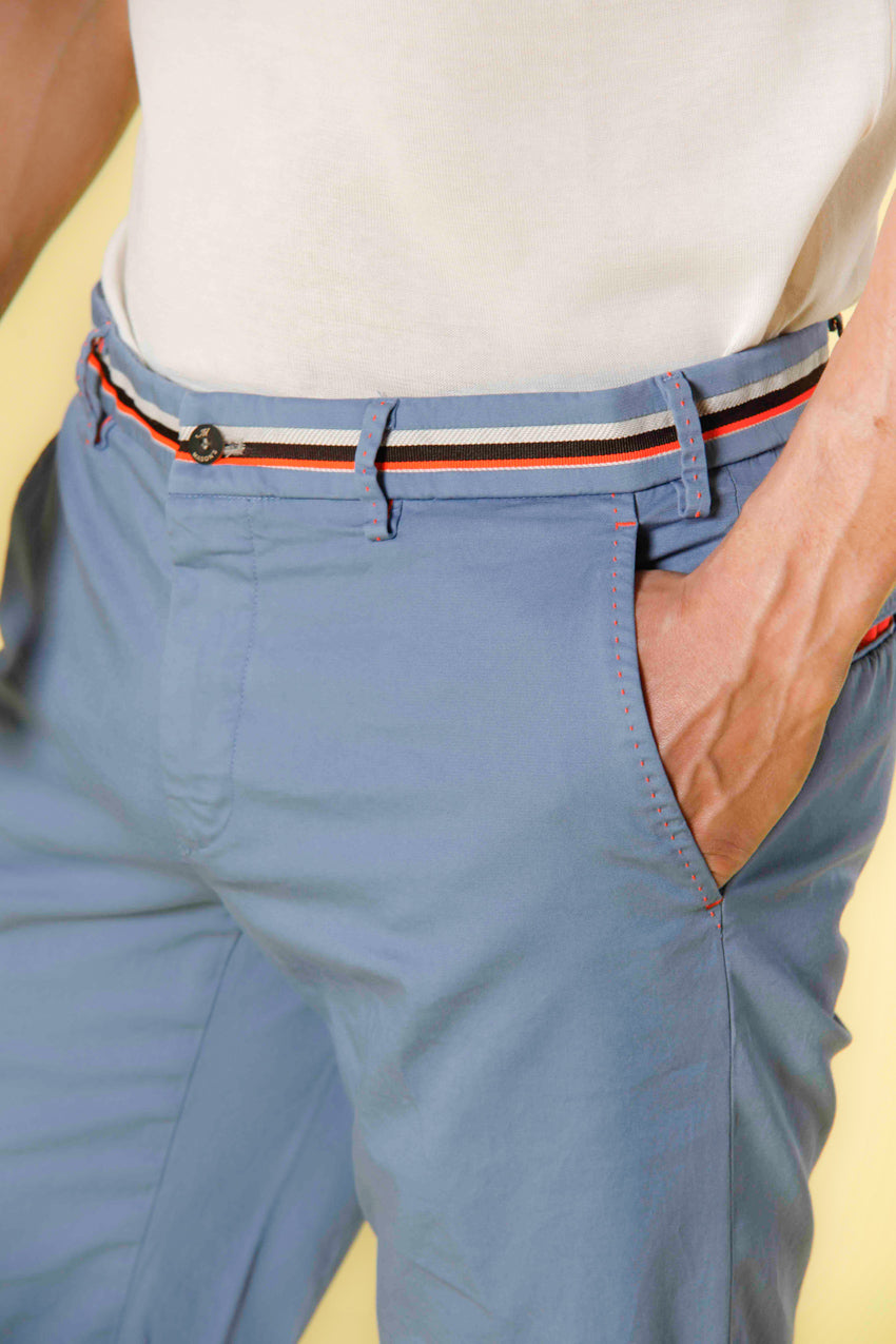 immagine 2 di bermuda chino uomo in raso stretch modello Milano start colore celeste slim fit di Mason's