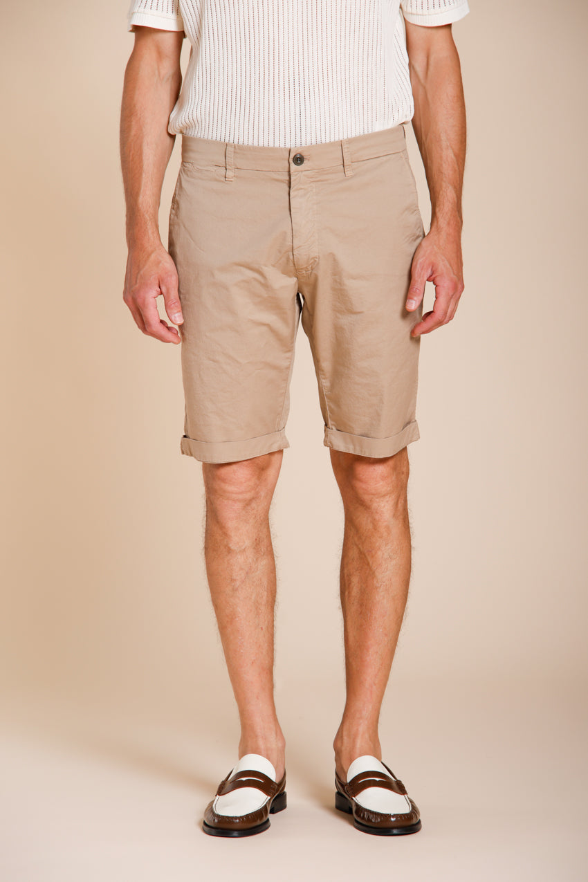 London men's chino bermuda in stretch gabardine regular fit ①