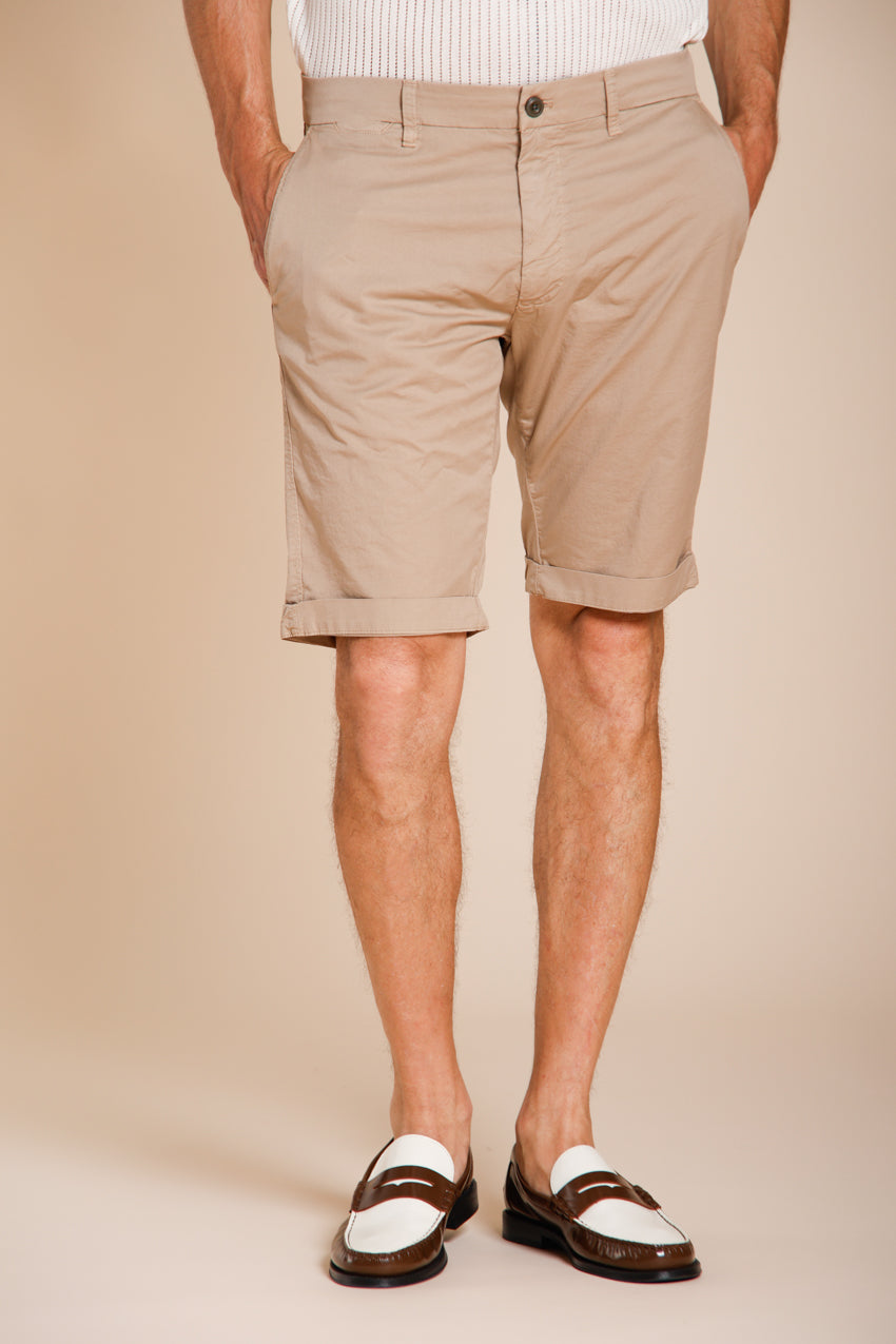 London men's chino bermuda in stretch gabardine regular fit ①