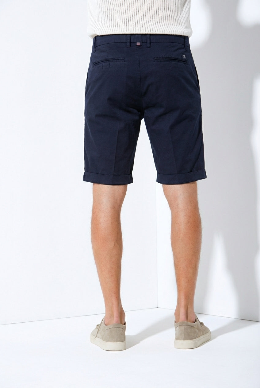 London men's chino bermuda in stretch gabardine regular fit ①