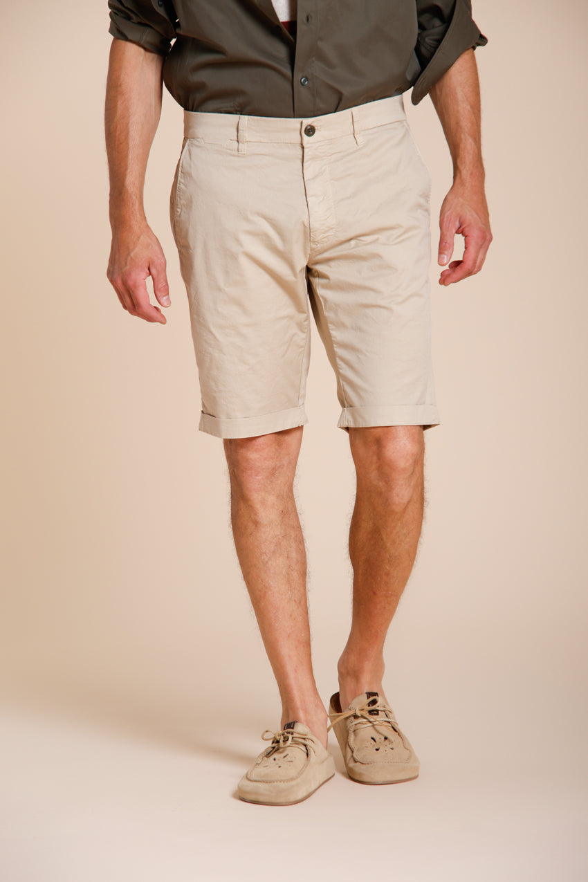 London men's chino bermuda in stretch gabardine regular fit ①