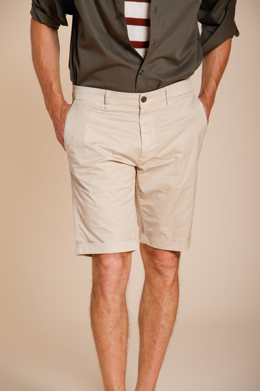 London men's chino bermuda in stretch gabardine regular fit ①