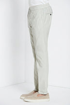 Milano Jogger Travel Hose Chino Herren aus technischem Travel Stretch-Satin extra slim fit