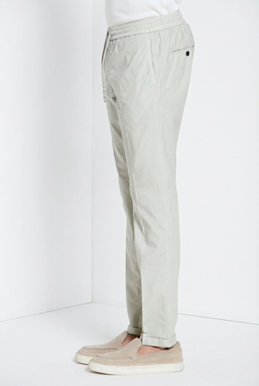 Milano Jogger Travel pantalon chino homme en satin technique travel stretch extra slim fit