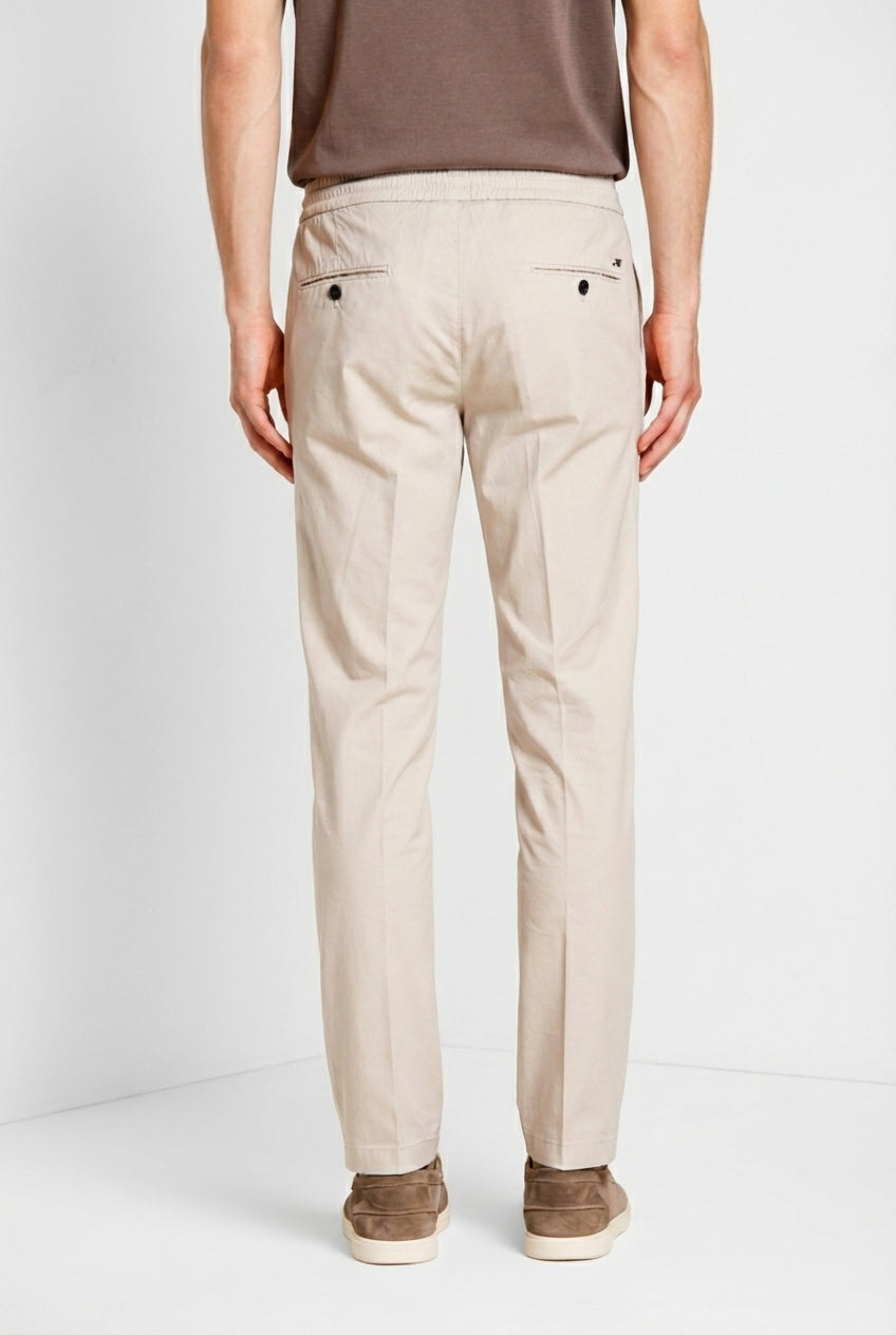 New York Sack pantalone chino jogger uomo in tela paracadute lyocell e cotone regular fit