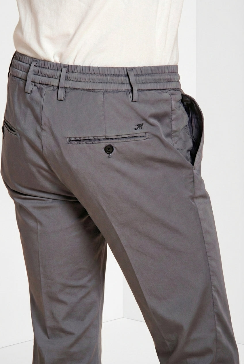 Milano Jogger Travel pantalón chino hombre en satén técnico travel stretch extra slim fit