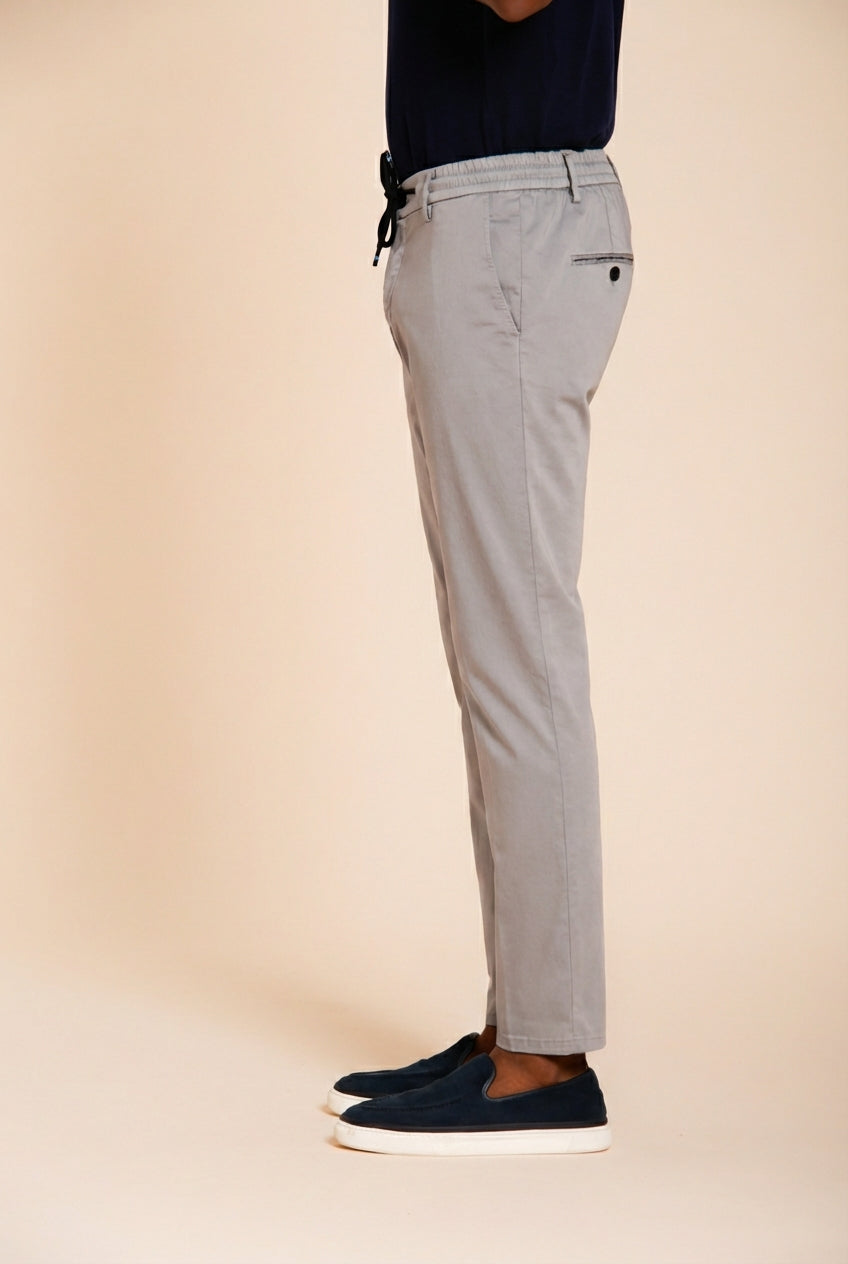 Milano Jogger Travel pantalone chino uomo in raso tecnico travel stretch extra slim fit