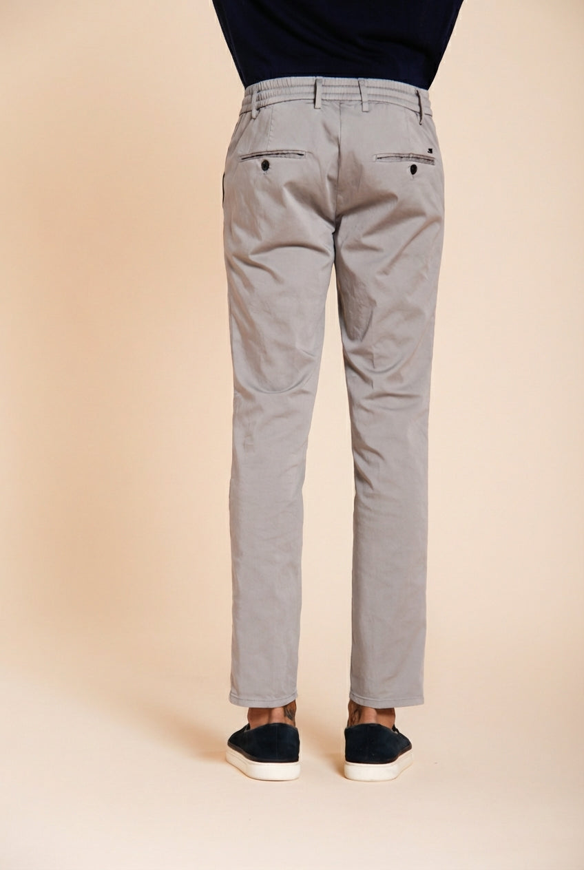 Milano Jogger Travel pantalone chino uomo in raso tecnico travel stretch extra slim fit