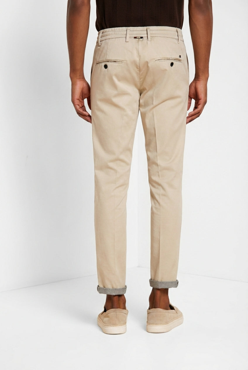 Milano Jogger Travel pantalón chino hombre en satén técnico travel stretch extra slim fit