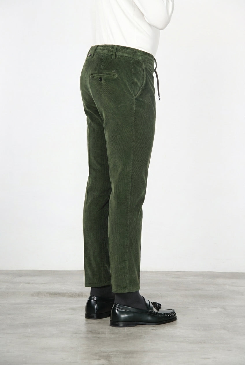 Milano Jogger Chinohose für Herren aus 500-Rippen-Feincord, Extra Slim Fit