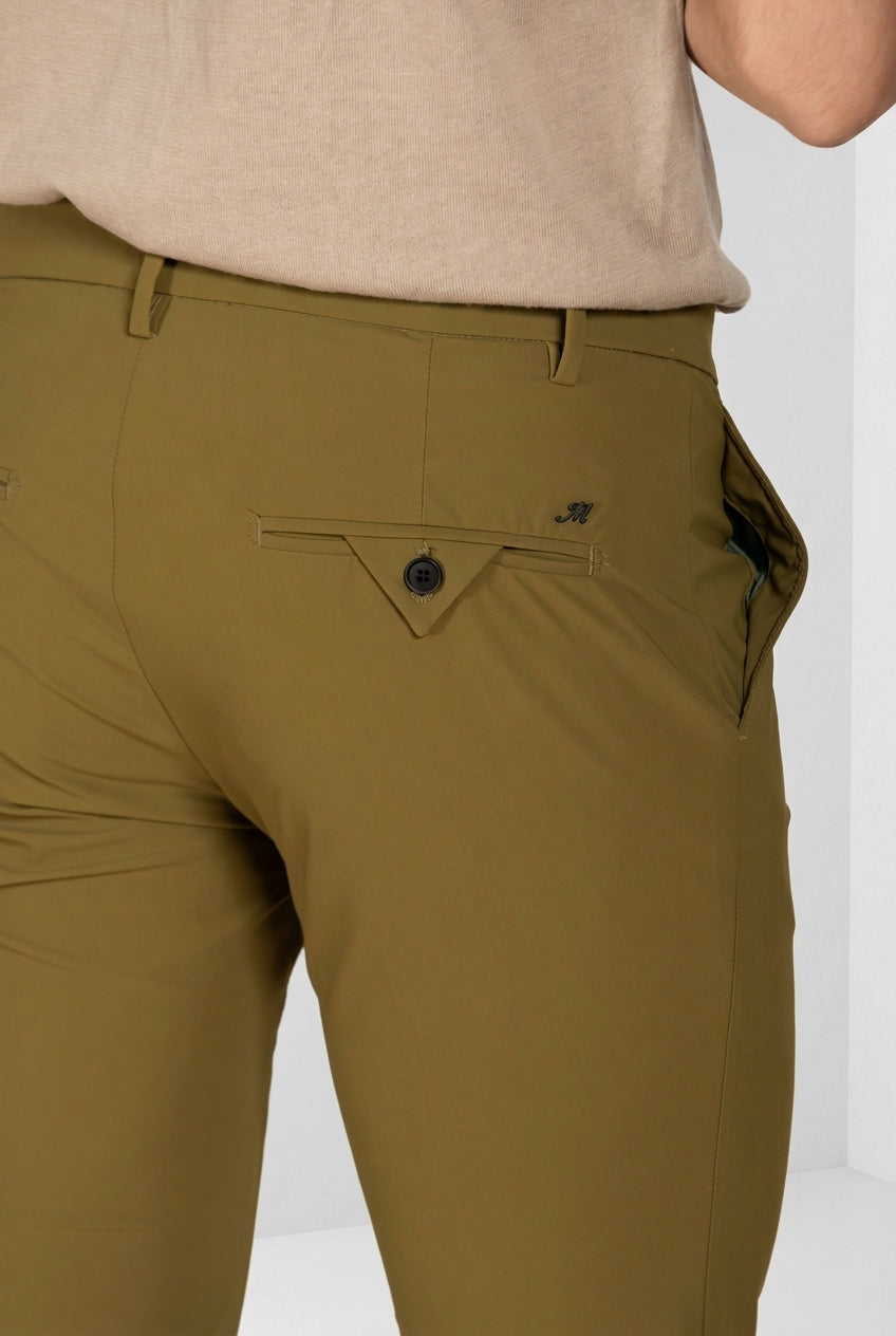 Milano Dynamic pantalón chino jogger hombre en jersey super técnico extra slim fit