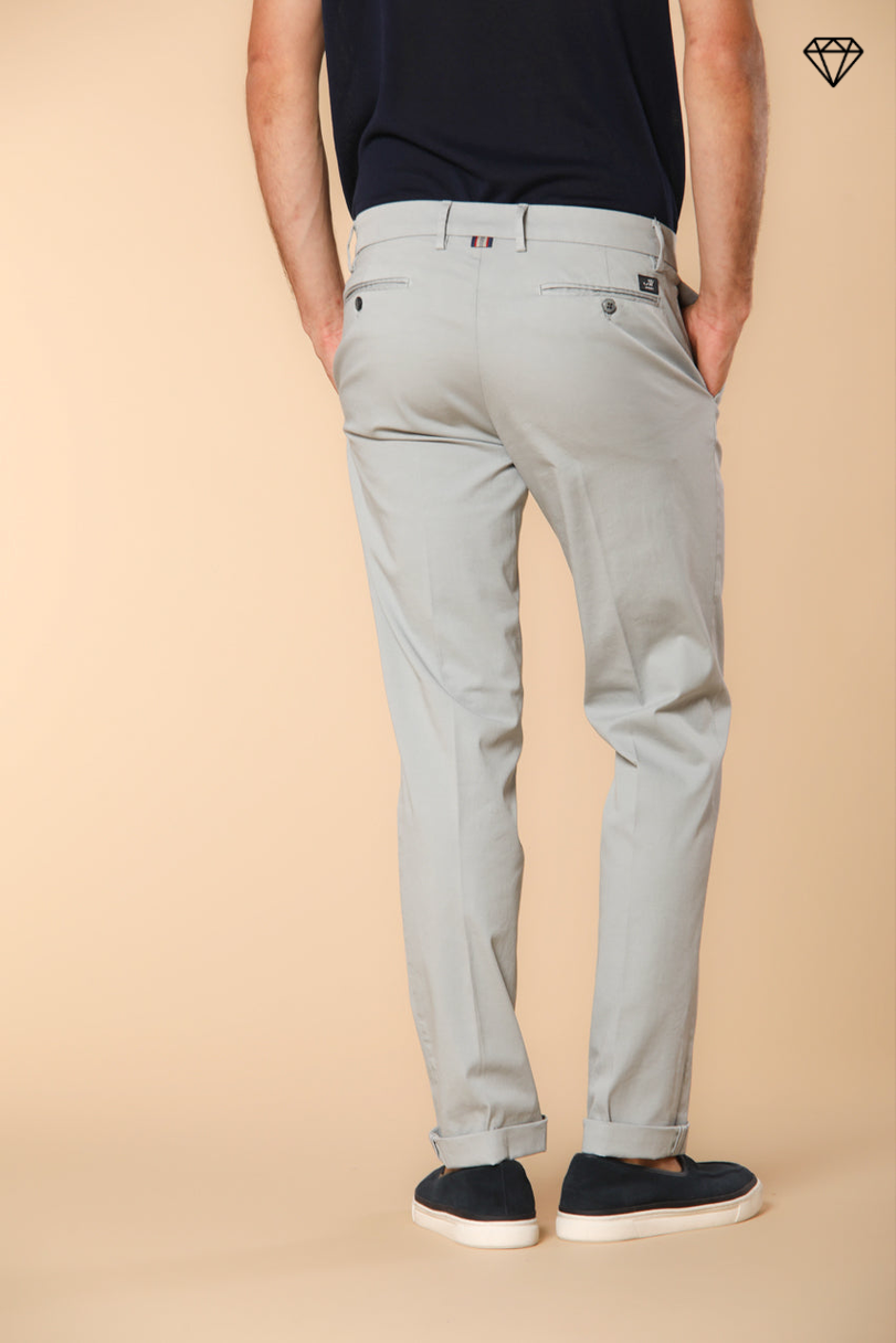 New York men's chino pants in stretch satin regular fit ①