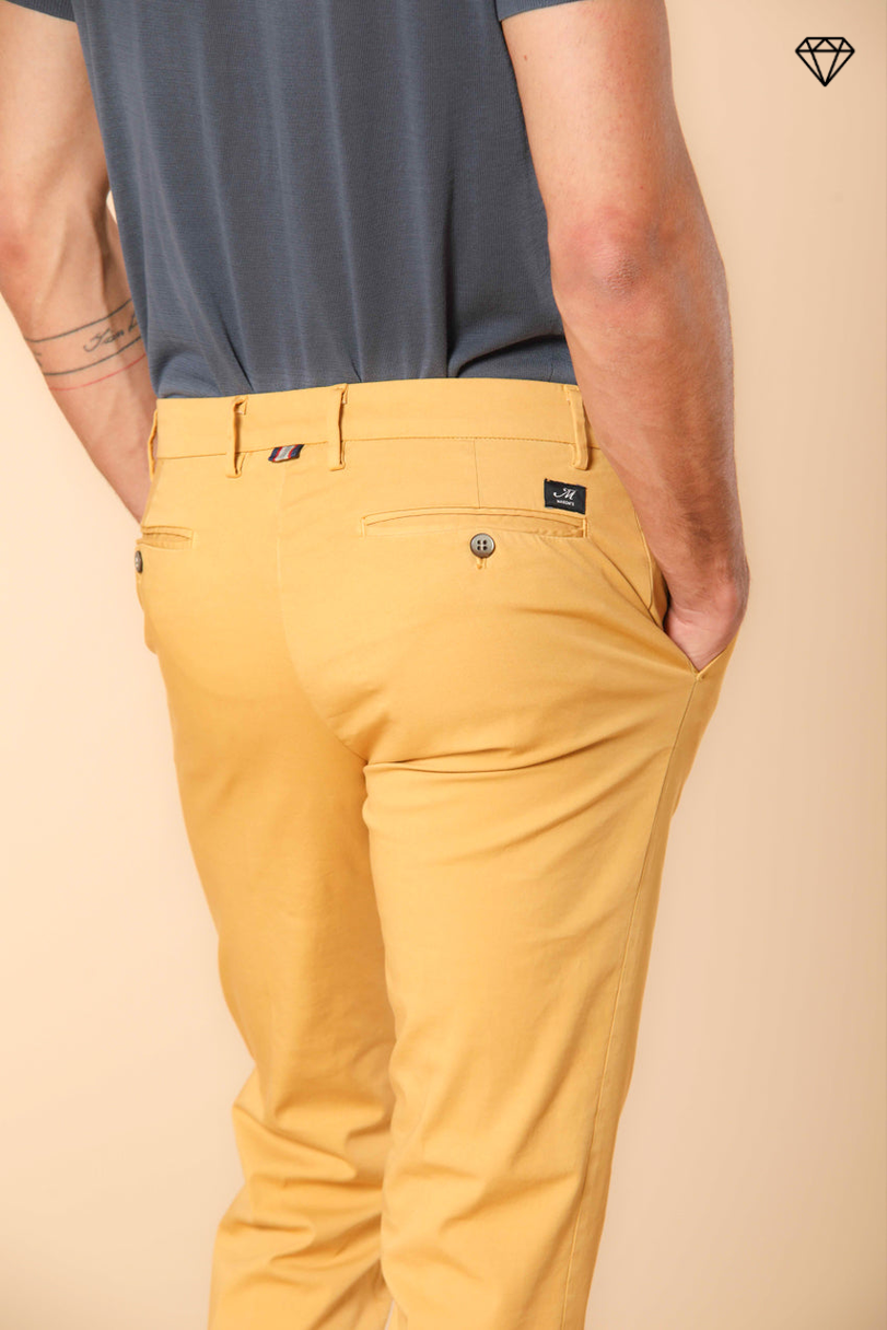 New York pantalón chino hombre en raso elástico regular fit ①