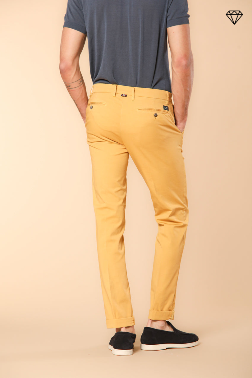 New York pantalón chino hombre en raso elástico regular fit ①