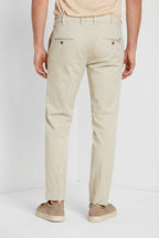 New York pantalón chino hombre en gabardina stretch regular fit ①